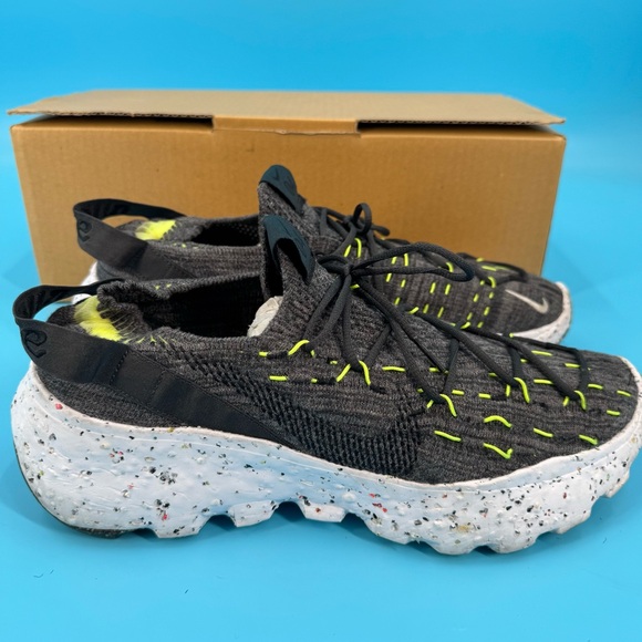 NIKE SPACE HIPPIE 04 BLACK-VOLT-WHITE Men’s Sz. 11.5 - Picture 4 of 10